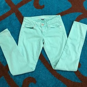 EUC American Eagle skinny jeans